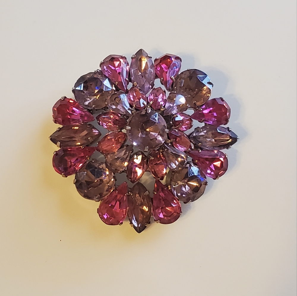 Vintage Rhinestone Brooch Earring Set - Picture 8 of 17